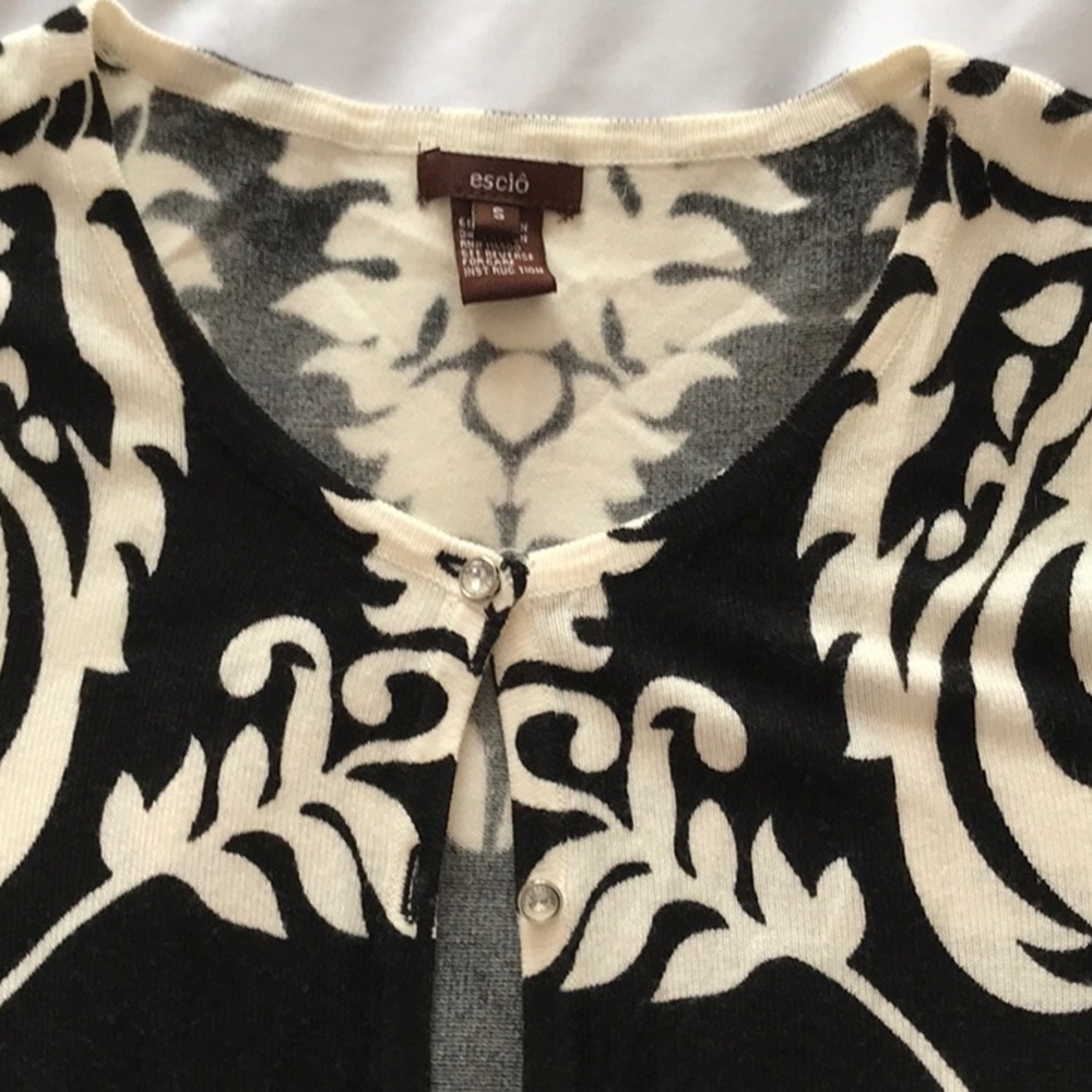 Sweater - Picture 2 of 4